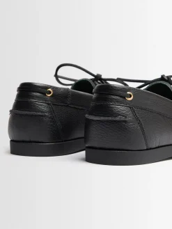 Boatman grained leather shoes