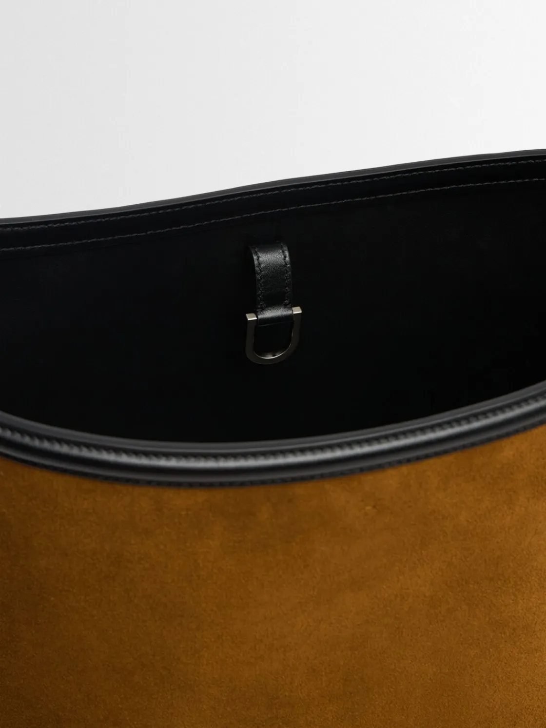 Borsa a secchiello Brant in camoscio
