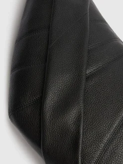 Borsa media Croissant in pelle martellata