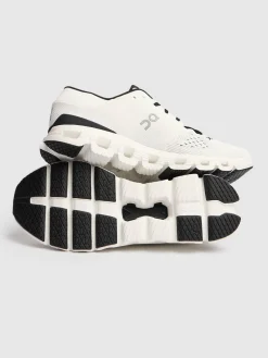 Cloud X 4 sneakers