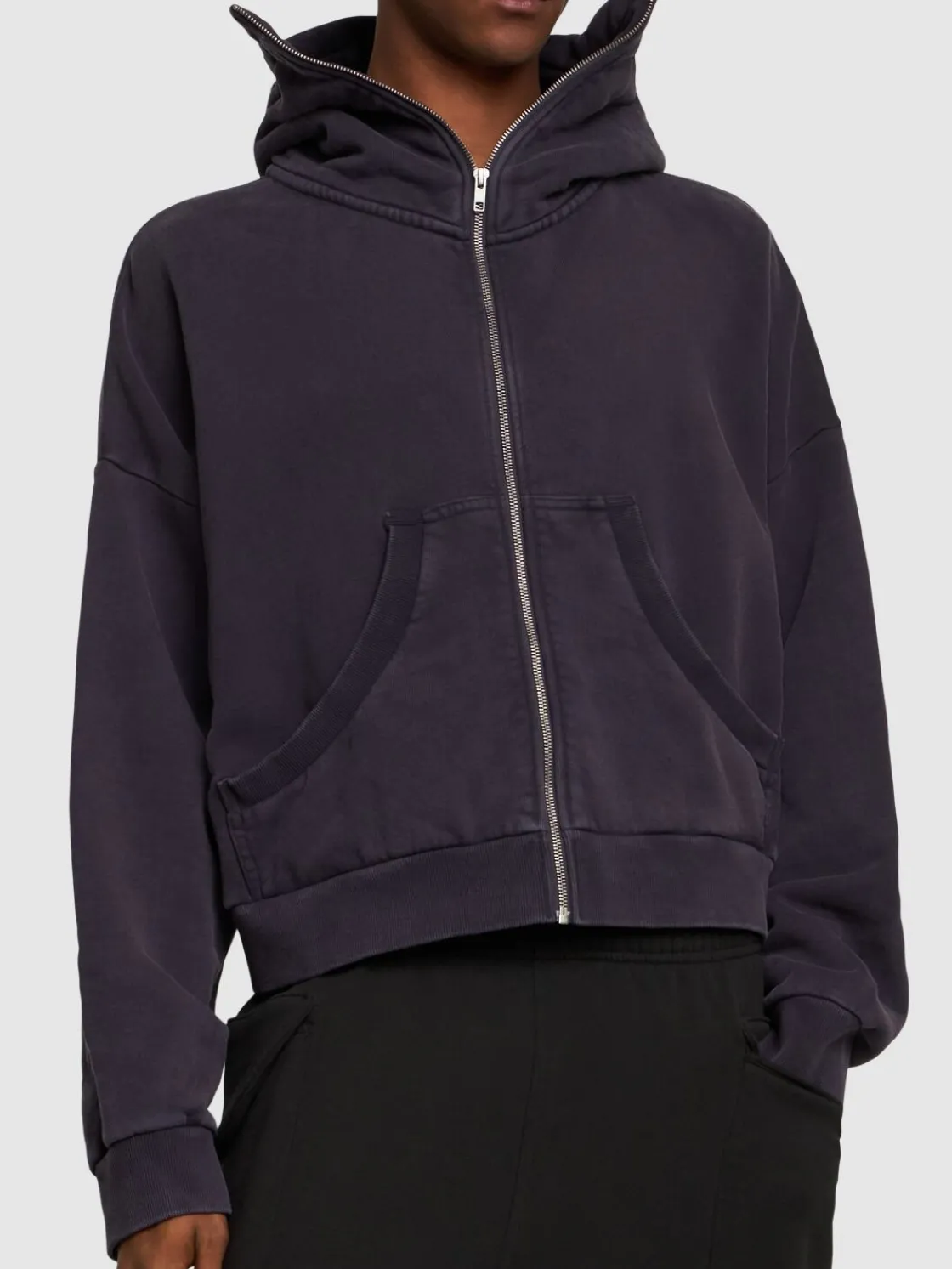 Felpa in cotone washed con zip e cappuccio
