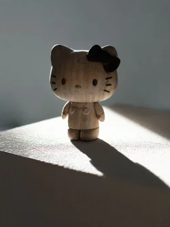 Hello Kitty piccola in legno di quercia