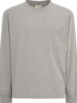 Long-sleeve t-shirt w/ pocket