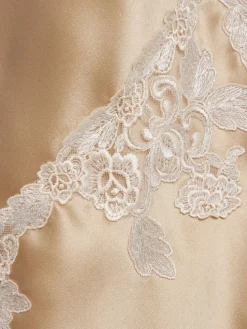 Madeleine satin & laces top