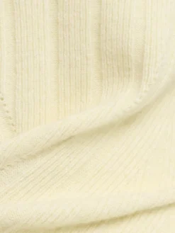Maglia in misto lana con collo alto