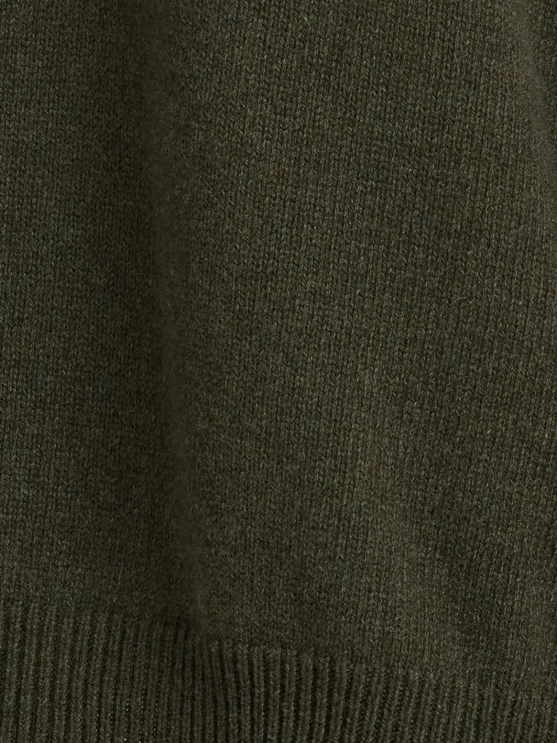 Maglia Zefiro in eco-cashmere con scollo a V