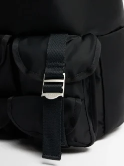 Nylon backpack w/pockets