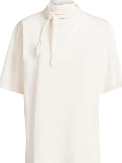 T-shirt w/ scarf
