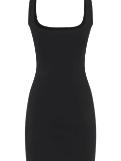 Vestito con scollo squadrato