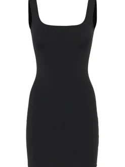 Vestito con scollo squadrato