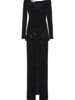 Vestito in velluto con spalle scoperte