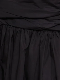 Vestito lungo / chiusura al collo e scollo