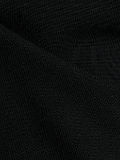 Vestito lungo con spalle scoperte in maglia