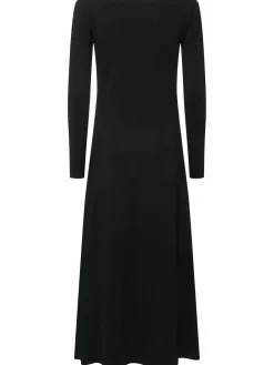 Vestito lungo con spalle scoperte in maglia