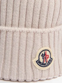 Virgin wool beanie w/ pom pom