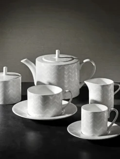 Zig Zag White tea pot coffee pot